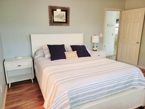 2 bedrooms, iron/ironing board, free WiFi, bed sheets - Cabin Near Dale Hollow Lake (Byrdstown)