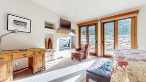 4 bedrooms, WiFi, bed sheets