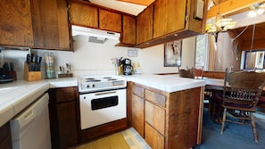 Kühlschrank, Mikrowelle, Ofen, Geschirrspüler