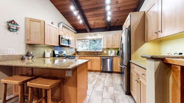 Refrigerador, microondas, horno y lavavajillas 