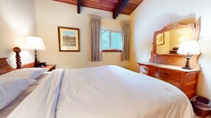 4 bedrooms, WiFi, bed sheets