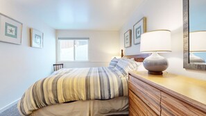 4 bedrooms, WiFi, bed sheets