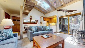 Fernseher, Kamin, Tischtennisplatte