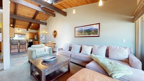 TV, caminetto, lettore DVD