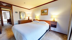 1 bedroom, WiFi, bed sheets - Mammoth Estates 219 Vintage Mountain Cabin at Mammoth, Walk to The Village by RedAwning (Mammoth Lakes)