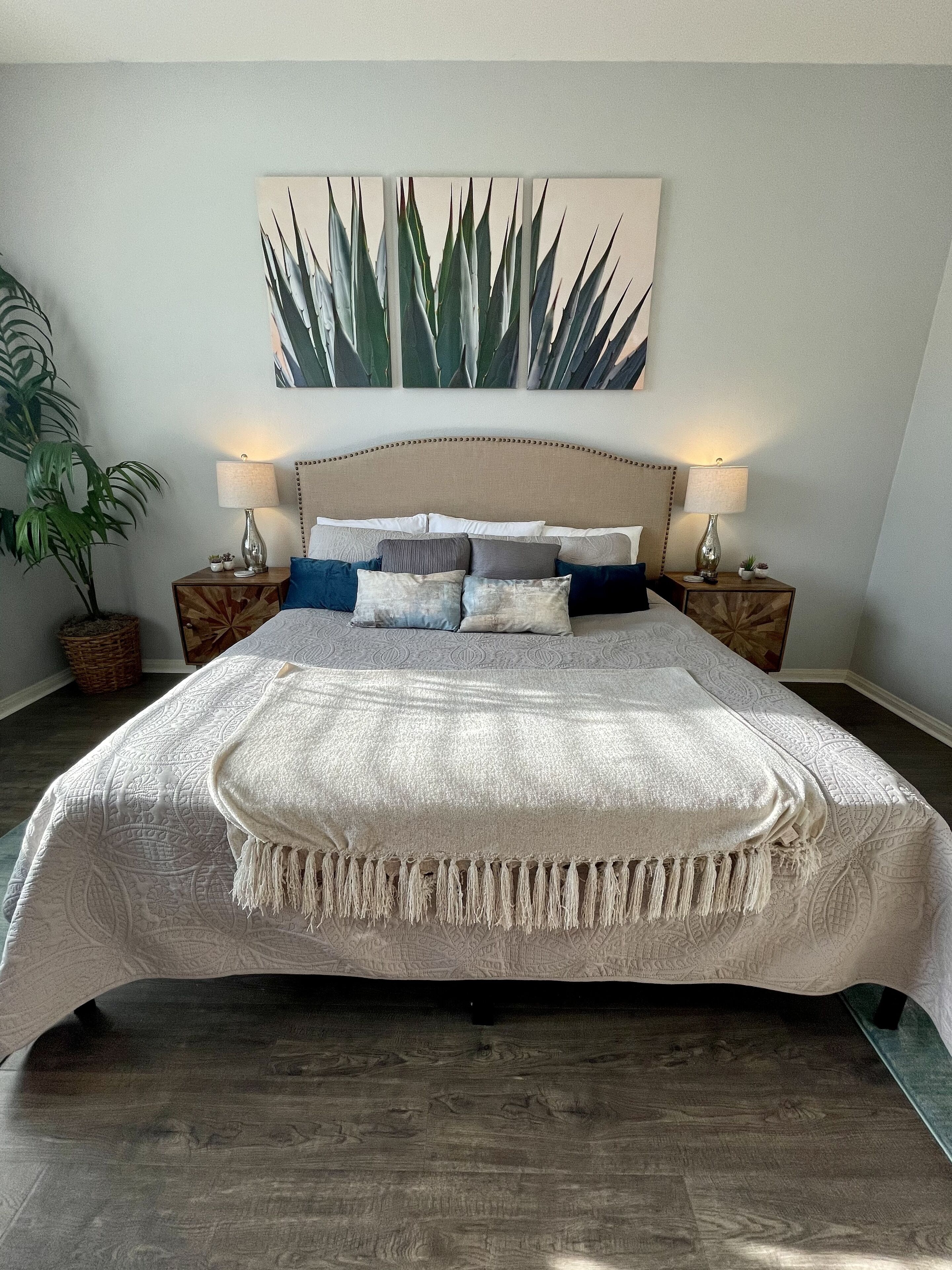 3 habitaciones, escritorio, tabla de planchar con plancha y wifi gratis 