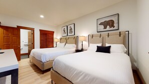 4 bedrooms, iron/ironing board, WiFi, bed sheets