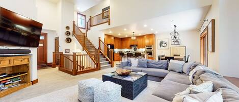 Fernseher, Kamin, Arbeitsbereiche