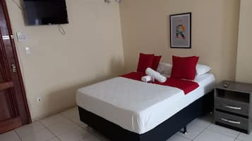 Quarto duplo tradicional | Wi-Fi de cortesia, roupa de cama