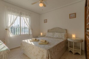 4 camere, ferro/asse da stiro, Wi-Fi gratuito, lenzuola