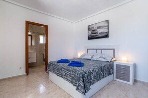 4 habitaciones, tabla de planchar con plancha y wifi gratis 