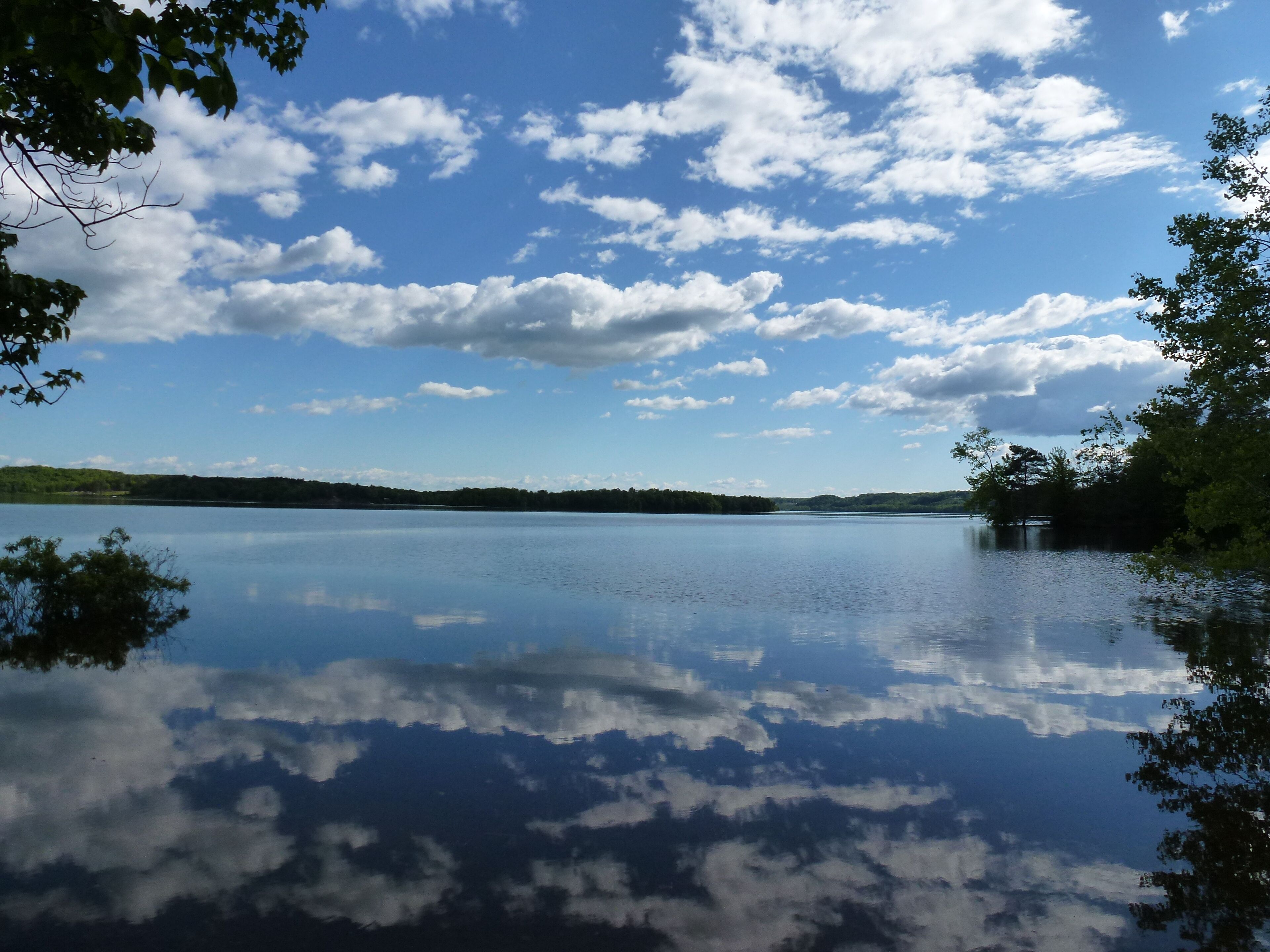 2 BR COTTAGE ON 25 ACRE LAKEFRONT ESTATE