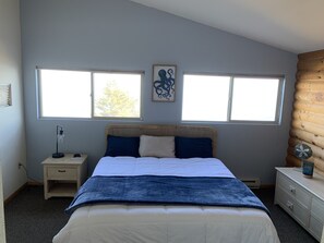10 bedrooms, iron/ironing board, travel crib, free WiFi - Beach Front Alaskan Lodge with 10 rooms! (Anchor Point)
