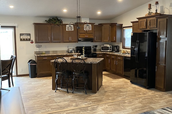 Kitchen & Island
