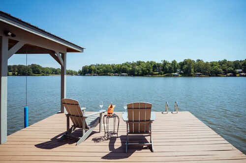 Fabulous 4-BR, 2.5 Bath Lakefront Home with Outstanding Amenities