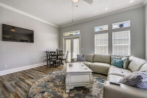 Room | Living area