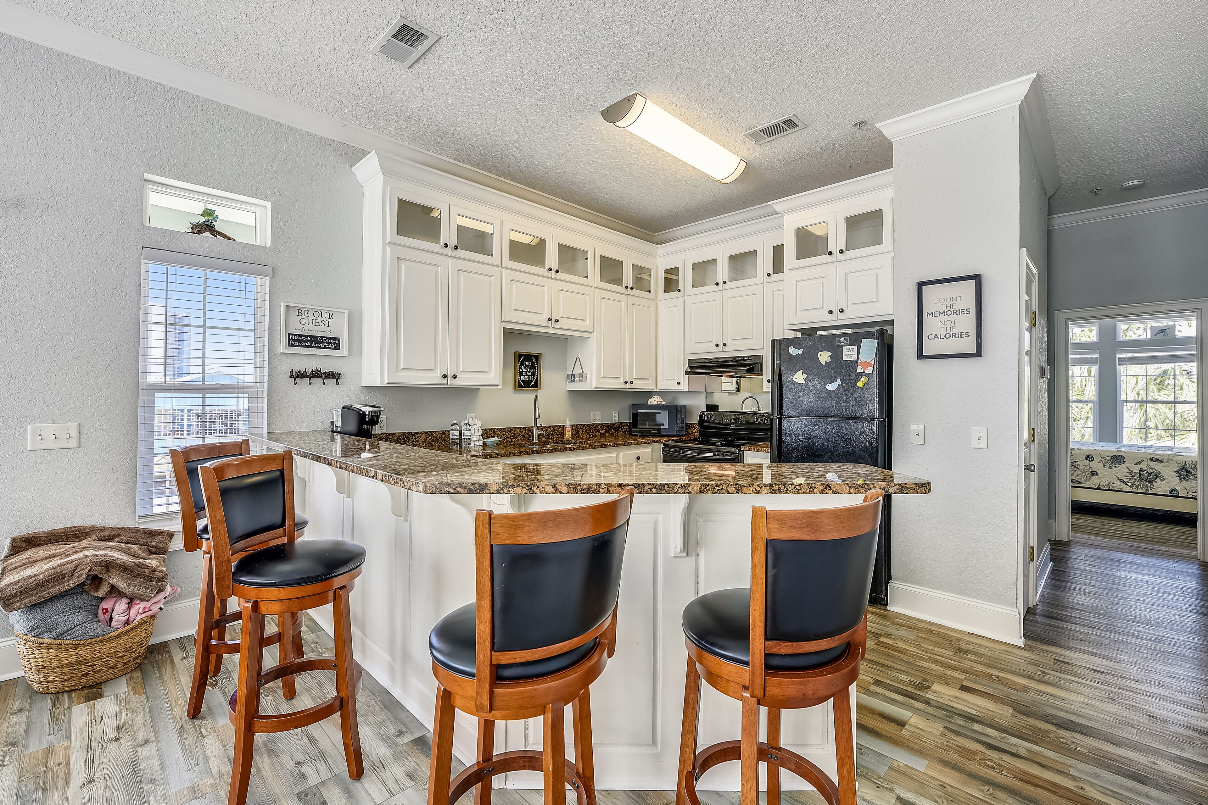 Room | In-room dining