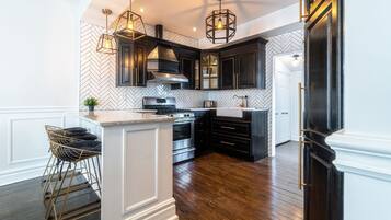 Fridge, microwave, oven, stovetop