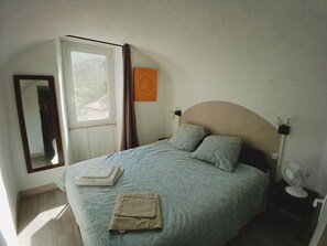 2 camere, ferro/asse da stiro, culla da viaggio, Wi-Fi gratuito