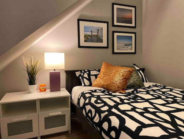 6 habitaciones, escritorio, tabla de planchar con plancha y wifi gratis