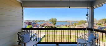 The Bunk Haus - Sleeps 8 Guests + Beautiful NEW POOL!