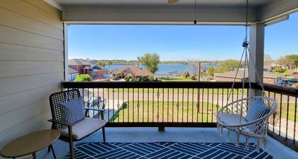 The Bunk Haus - Sleeps 8 Guests + Beautiful NEW POOL!