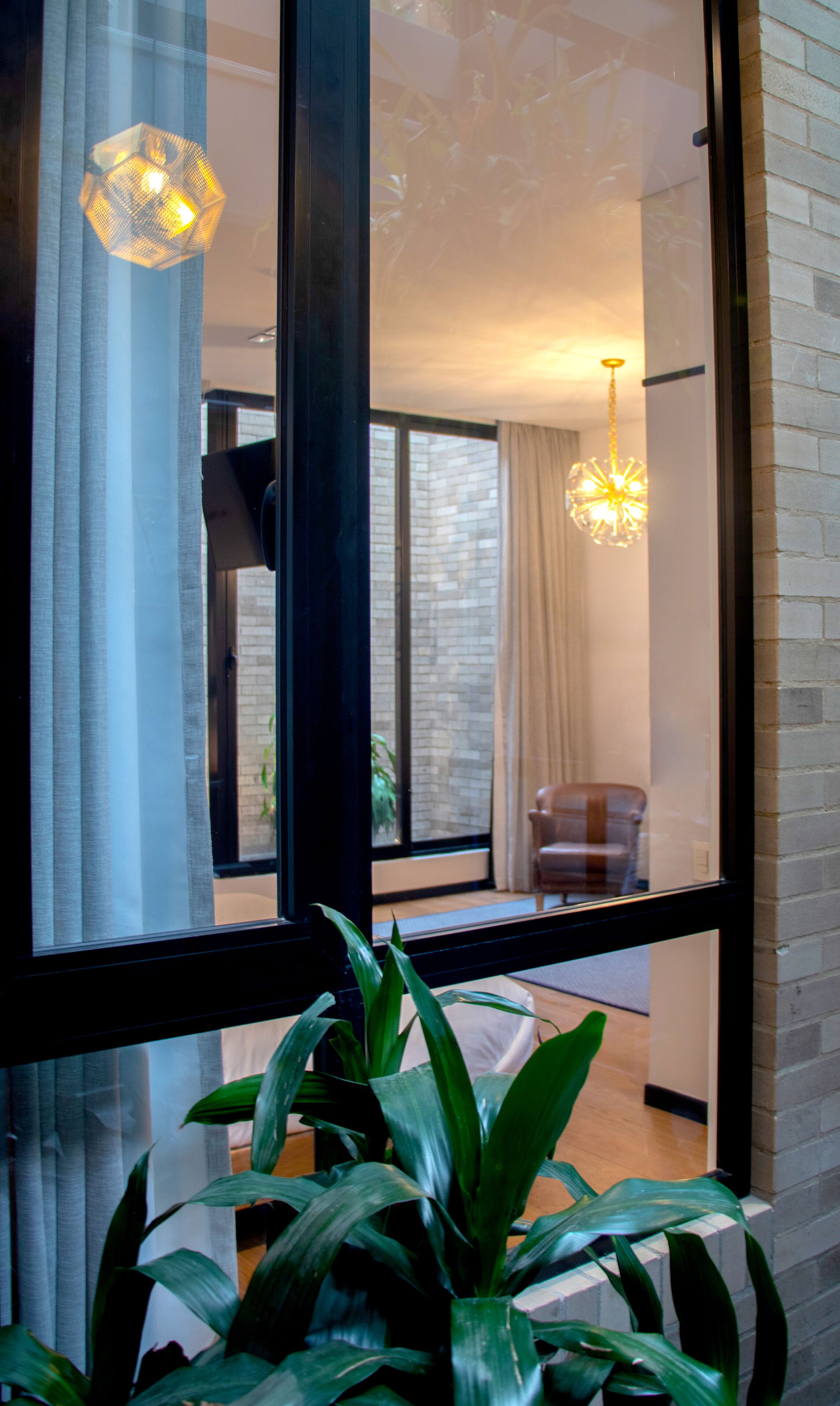 deluxe twin room | 1 bedroom, down duvets, minibar, in-room safe