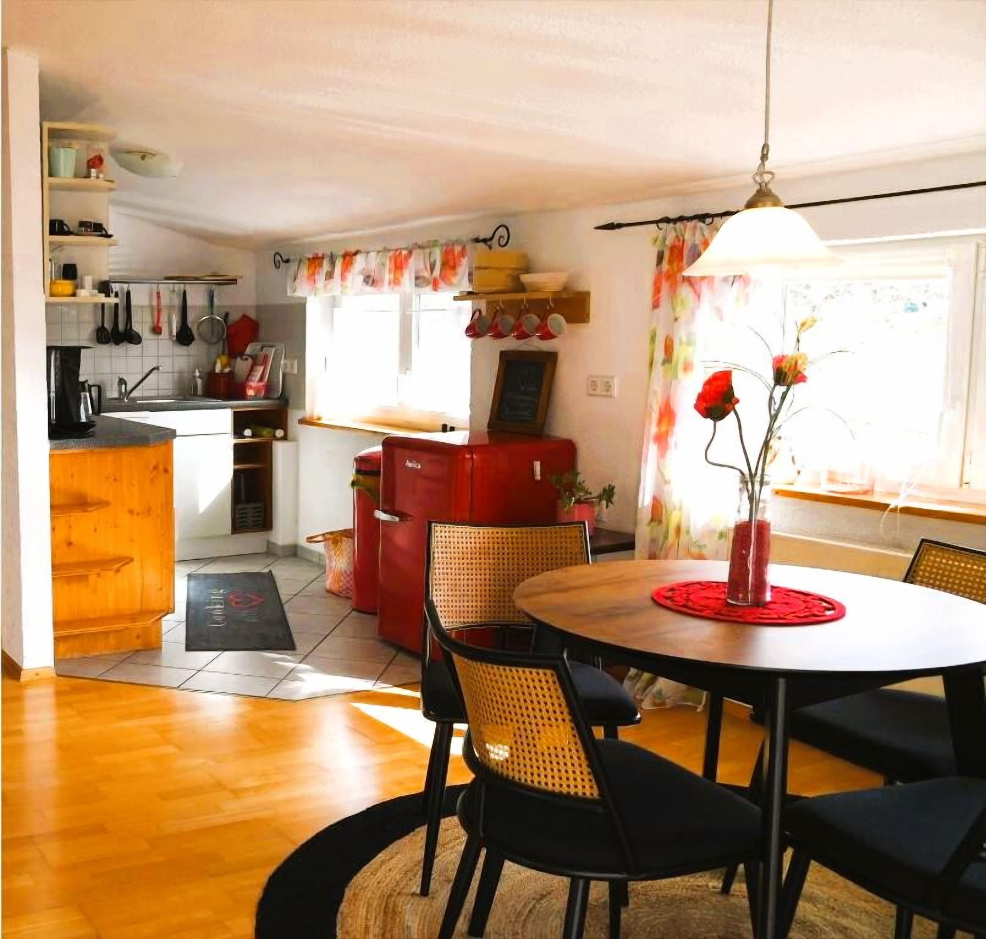 Romantic Apartment, Private Bathroom (Bergblick) | Dining