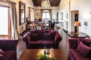 Living area - Luxurious Villa Enodia, close to heavenly beaches (lefkada)