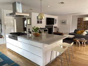 Interior - Ultimate Summer Vacation Home (Los Angeles)