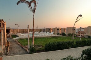 Outdoor pool, sun loungers - Solé Paracas (Paracas)