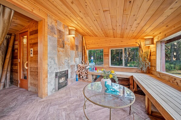 المنشأة من الداخل