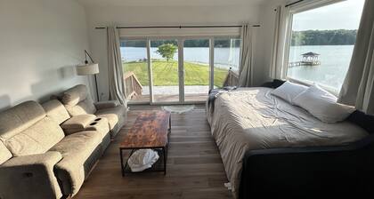 Whippoorwill Cottage - Dock, Fire Pit, Boat Launch, Spectacular Views