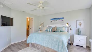 2 bedrooms, desk, internet, bed sheets