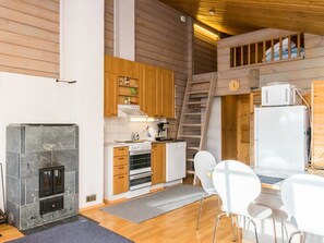 Fridge, microwave, dishwasher, cookware/dishes/utensils - Gasthalla b paritalo by Interhome (Hyrynsalmi)