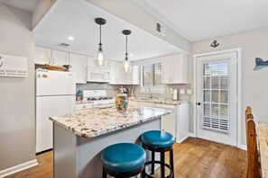 Fridge, microwave, oven, stovetop - Seas The Dream! 11-Pools, Pickle Ball & Putt-Putt! (Panama City Beach)