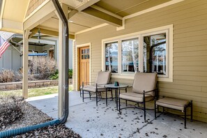 Terrace/patio - Inviting Townhouse w/ Free WiFi, Washer/Dryer, Gas Fireplace, & Furnished Porch (Pagosa Springs)