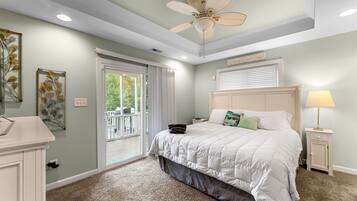 5 Schlafzimmer, Betten mit Memory-Foam-Matratzen, Bügeleisen/Bügelbrett