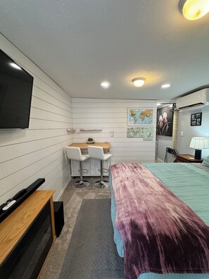 1 habitación, wifi y ropa de cama