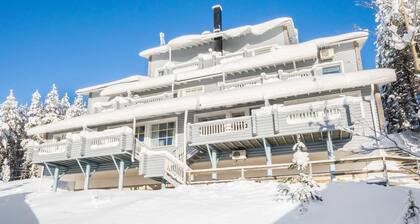 Ukonpuoti b13 kerrostalo by Interhome