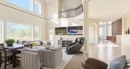 Golf Mansion • 7BR • 12 Beds • Luxe• 7 Golf Courses within 3 Miles