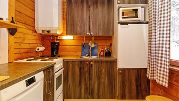 Frigorifero, microonde, lavastoviglie, pentole/stoviglie/utensili