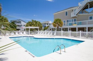 Pool - 4BR beach getaway steps away from the beach with community pool (Ocean Isle Beach)