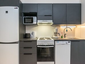 冰箱、微波炉、洗碗机、厨具/餐具