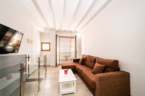 TV, fireplace - Villasun duplex primera linea. (La Vila Joiosa)