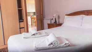 2 soverom, strykejern/-brett, wi-fi og sengetøy