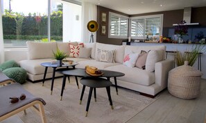 Fernseher, Stereoanlage