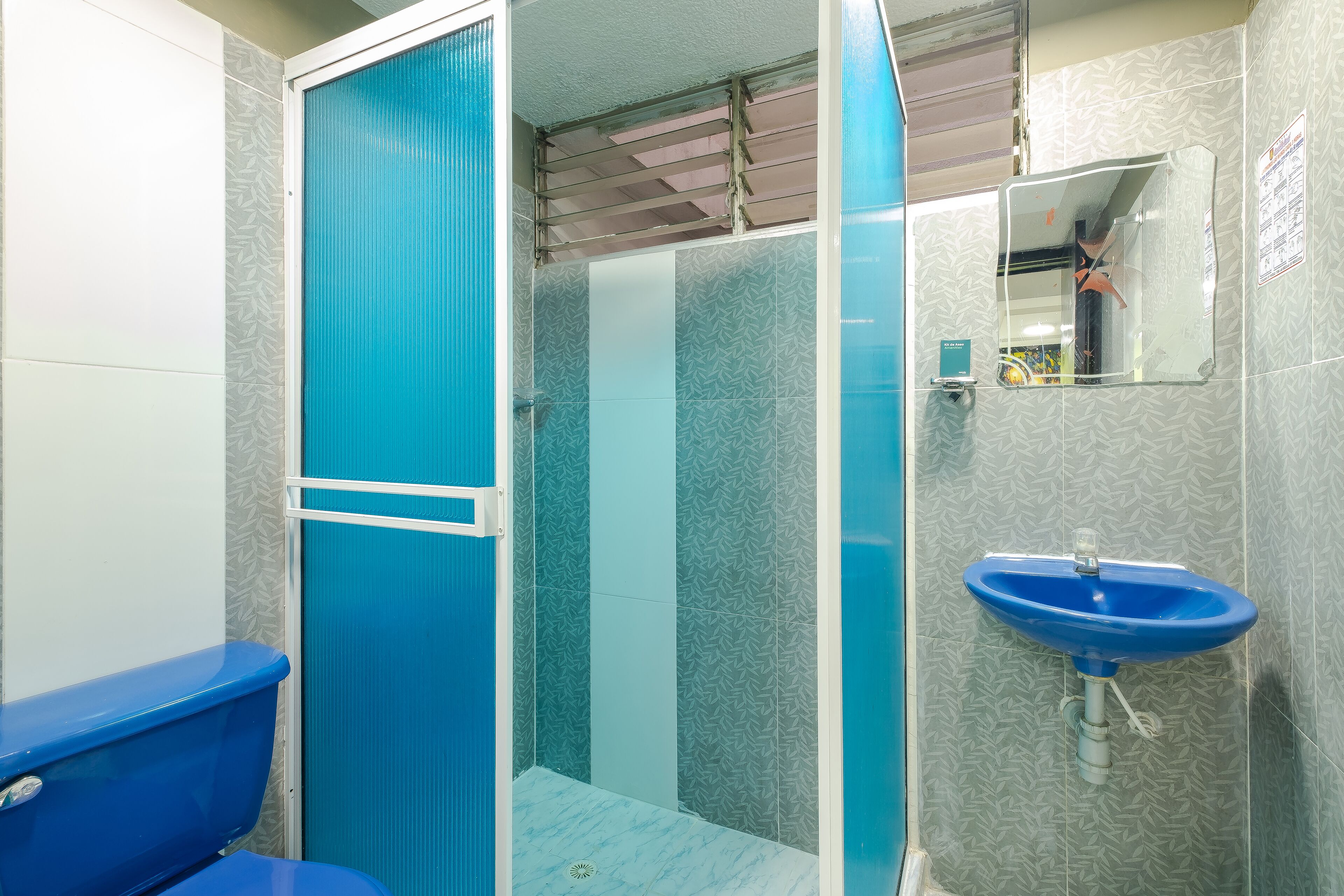 family room | bathroom | shower, free toiletries, towels, soap