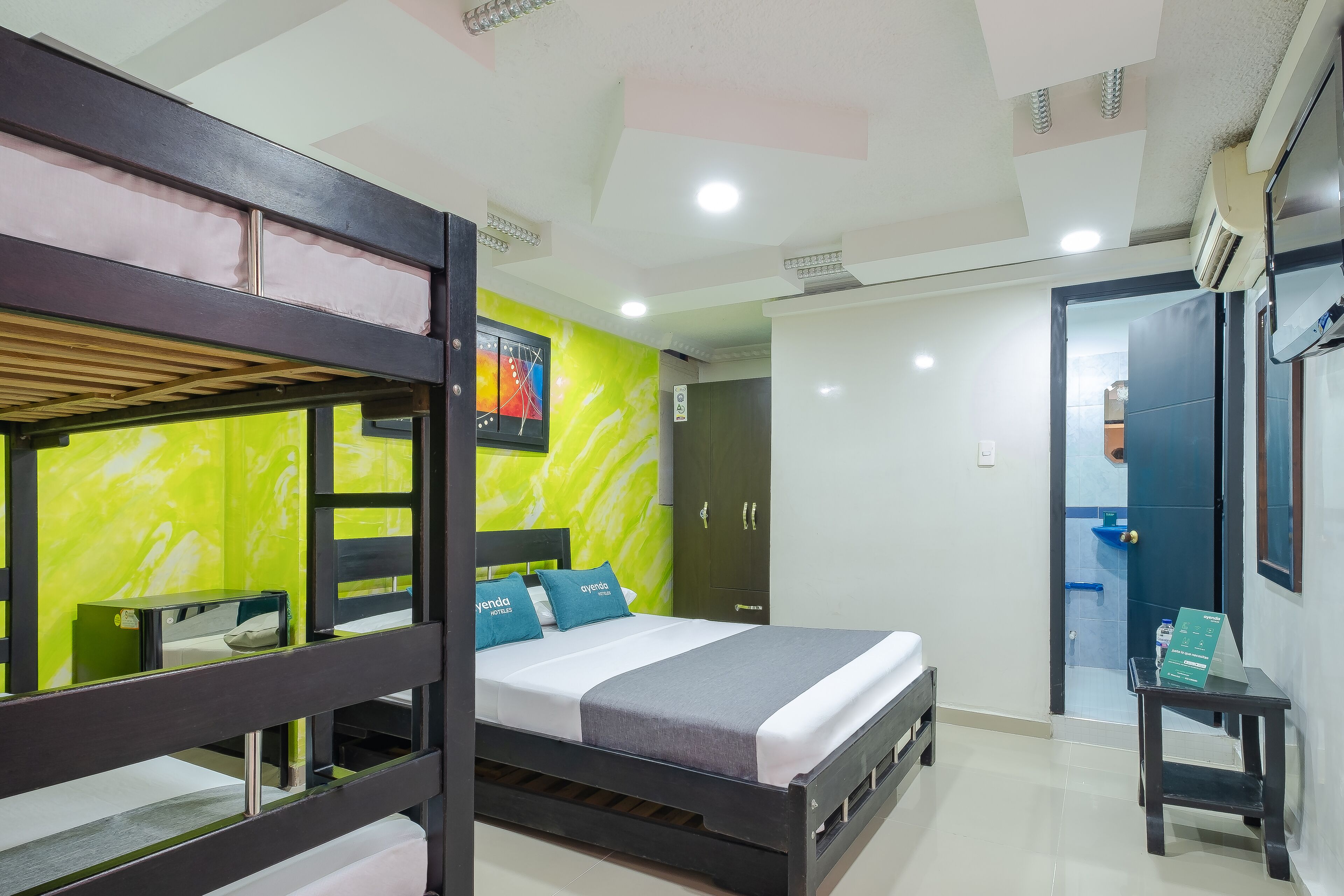 standard quadruple room | 1 bedroom, hypo-allergenic bedding, free wifi, bed sheets