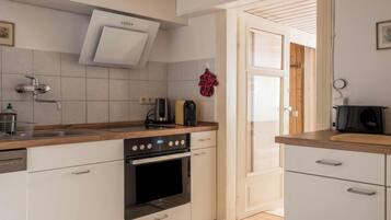 Kühlschrank, Ofen, Herdplatte, Geschirrspüler